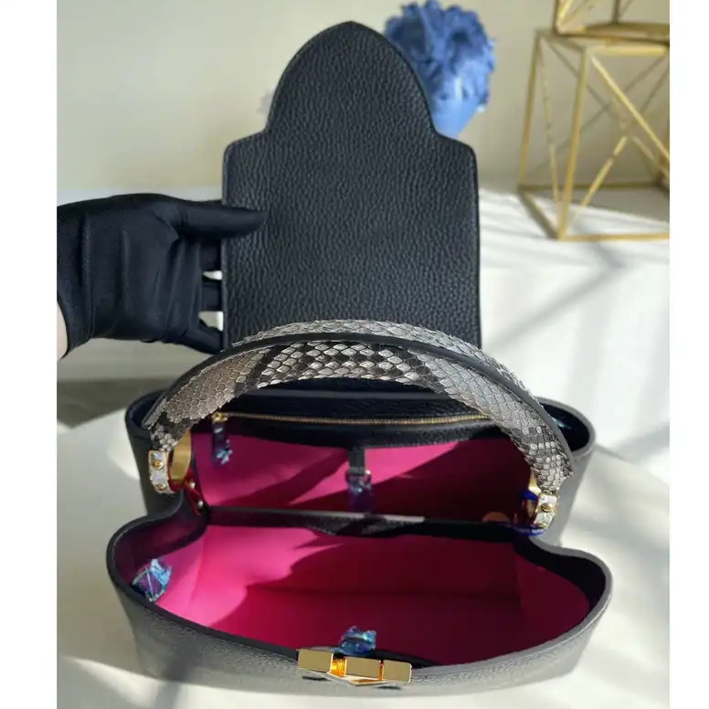 Bags 2110YA0121 LV 0722